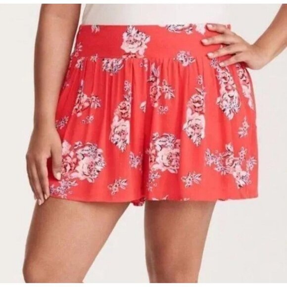 torrid Pants - Torrid Size 2 Pull On Coral Floral Shorts